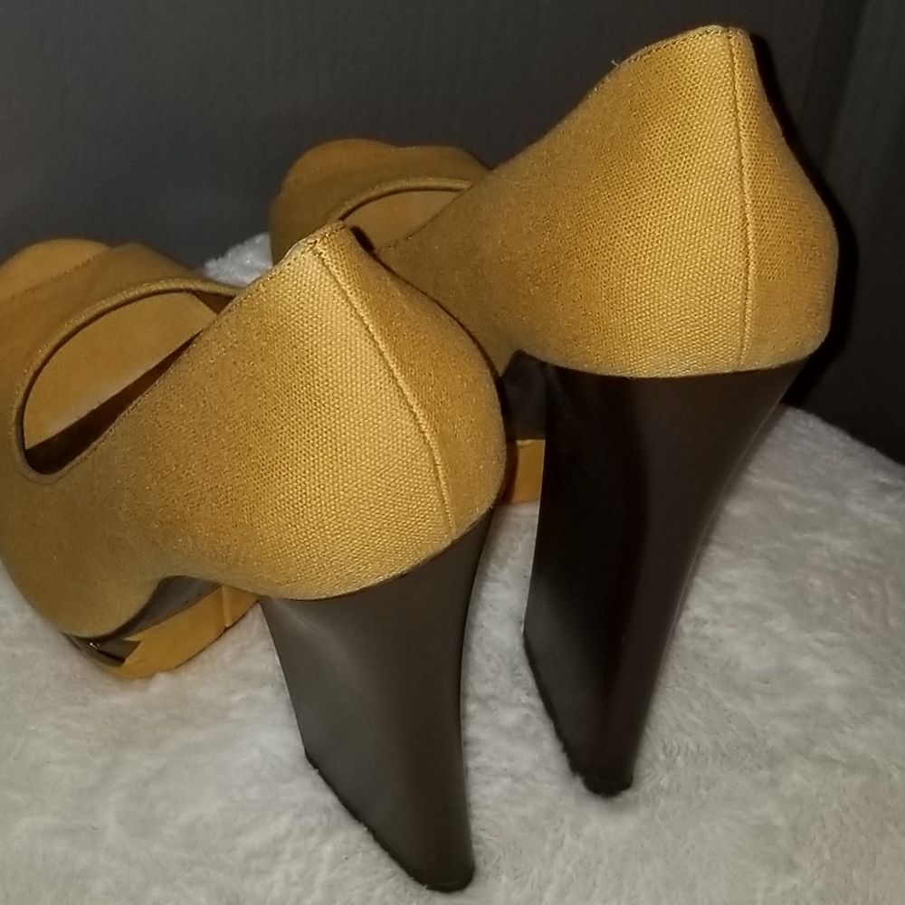 Shoe - Picture 4 of 6